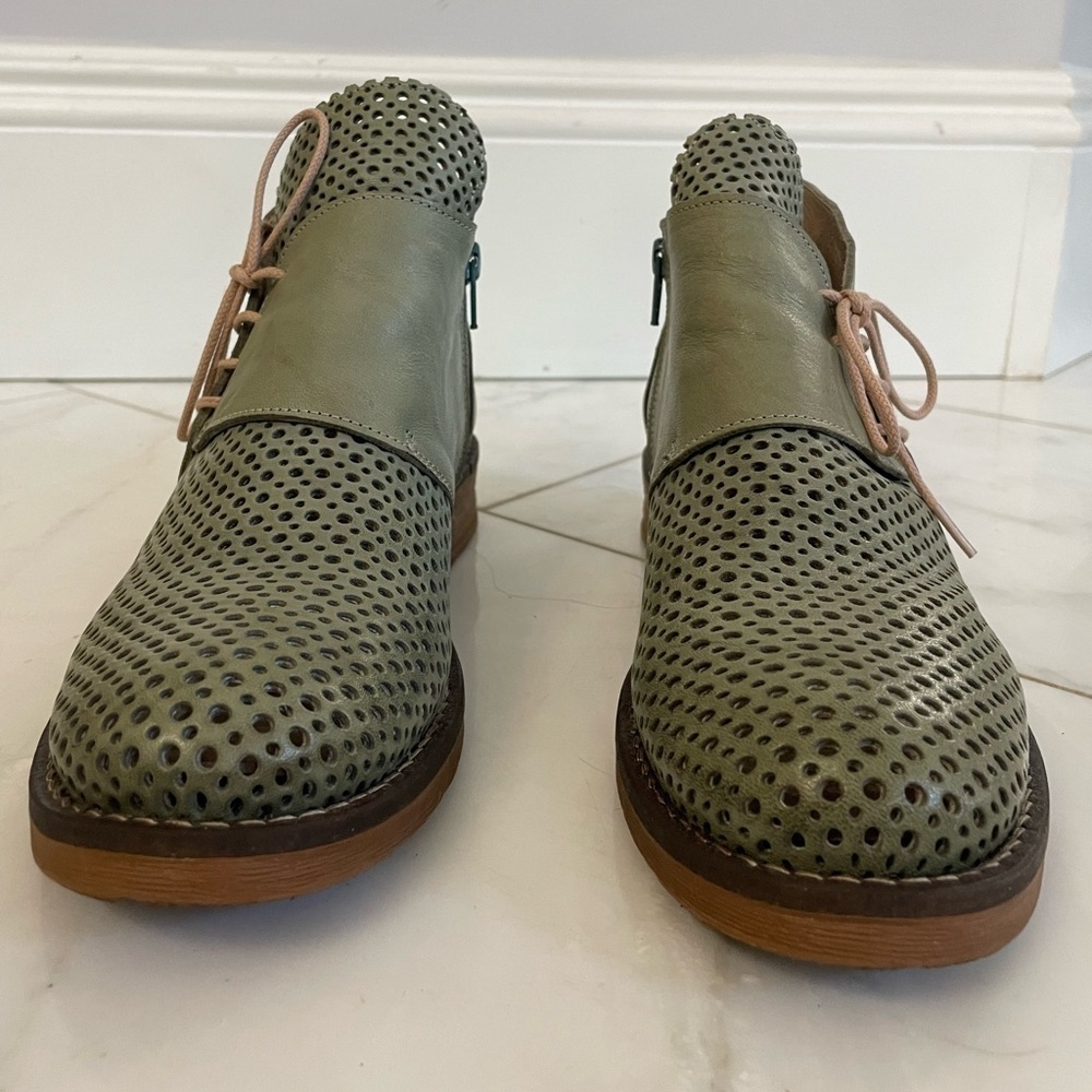 Casta, euro 38 US Women’s 7.5-8, Ravva Sage Green Perforated Leather Ankle Boots - Picture 2 of 10